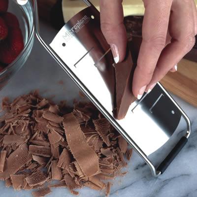 0098399450063 foto 2 Microplane Grattugia Lama a scaglie grandi serie "Gourmet" manico nero - immagine 2