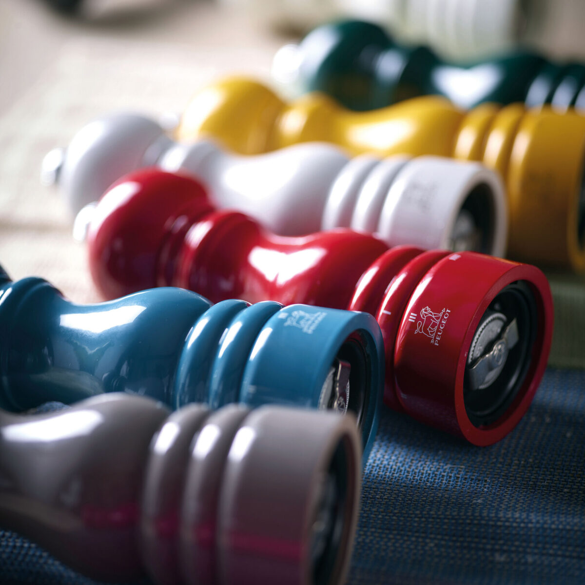 Peugeot Macinapepe h 18 "Paris Rama u'Select", colore rosso - immagine 3