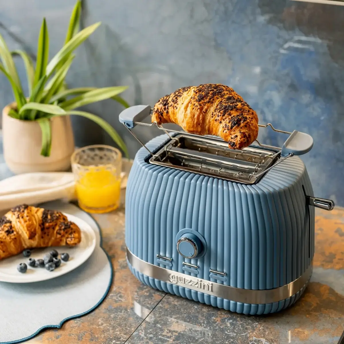 Guzzini Tostapane con pinze richiudibili Sous Chef colore Navy blue - immagine 3